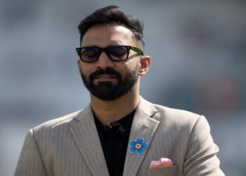 Dinesh Karthik Predicts Forced Change in India’s 3rd ODI XI